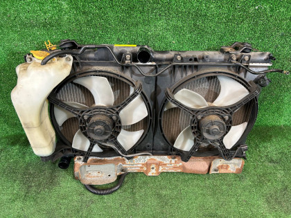 ラジエーター SUBARU LEGACY B4 OEM 45111AE021 BE5 2000 EJ206 AT
