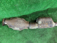ท่อไอเสียท่อนกลาง катализатор SUBARU LEGACY B4 OEM 44200AE021 BE5 BH5 2000 EJ206 AT