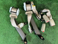 リアシートベルト SUBARU LANCASTER OEM 64660AE000GE 64660AE010GE BH9 1998 BEIGE 8L5