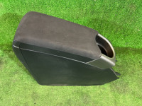 ช่องเก็บของและที่วางแขน 58901-47190-B3 TOYOTA PRIUS