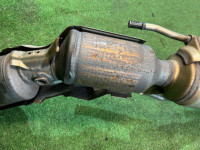 แคทาลิติก TOYOTA PRIUS OEM 17410-37310 ZVW30 2012 2ZRFXE