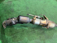 แคทาลิติก TOYOTA PRIUS OEM 17410-37310 ZVW30 2012 2ZRFXE