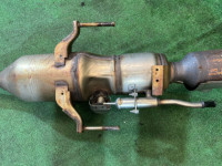 แคทาลิติก TOYOTA PRIUS OEM 17410-37310 ZVW30 2012 2ZRFXE
