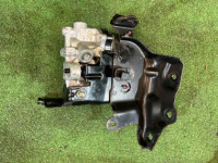 Brake master cylinder TOYOTA PRIUS OEM 47050-47160 47070-47060 ZVW30 2012 2ZRFXE