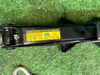 แม่แรง TOYOTA PRIUS OEM 09111-30190 ZVW30 2012