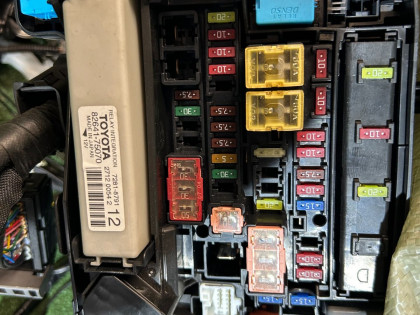 ชุดสายไฟ TOYOTA PRIUS OEM 82111-47530 86572-47050 88650-47320 ZVW30 2012 2ZRFXE