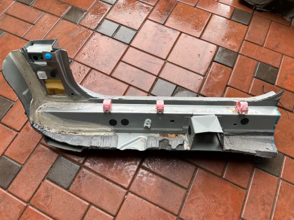 ชายล่างตัวถังขวา цвет 1F7 61311-47030 TOYOTA PRIUS
