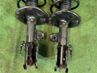 Стойки передние TOYOTA PRIUS OEM 48510-47130 48520-47130 ZVW30 2012 2ZRFXE