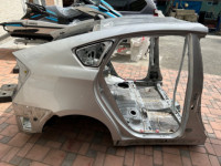 ชิ้นส่วนตัวถังท้ายรถ задняя часть кузова цвет 1F7 TOYOTA PRIUS OEM 61601-47090 61602-47091 ZVW30 2012 SILVER 1F7