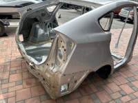 ชิ้นส่วนตัวถังท้ายรถ задняя часть кузова цвет 1F7 TOYOTA PRIUS OEM 61601-47090 61602-47091 ZVW30 2012 SILVER 1F7