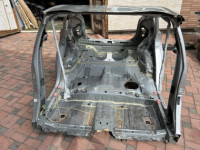 ชิ้นส่วนตัวถังท้ายรถ задняя часть кузова цвет 1F7 TOYOTA PRIUS OEM 61601-47090 61602-47091 ZVW30 2012 SILVER 1F7