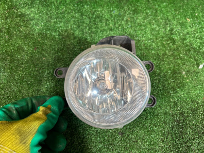 Faro antiniebla izquierdo TOYOTA PRIUS OEM 81220-12230 ZVW30 2012