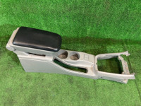 ช่องเก็บของและที่วางแขน SUBARU FORESTER OEM 92113FE100ND SG5 2007 GREY 61K