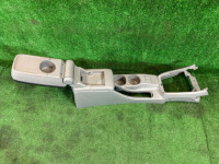 ช่องเก็บของและที่วางแขน SUBARU FORESTER OEM 92113FE100ND SG5 2007 GREY 61K