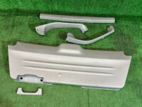 Tapizado del portón SUBARU FORESTER OEM 94320SA010ND SG5 2007 GREY 61K