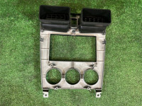 Radio trim bezel черная SUBARU FORESTER OEM 66060SA200 SG5 2007 GREY 61K