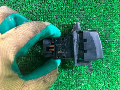 สวิตช์ไฟฉุกเฉิน SUBARU LANCASTER OEM 83037AE000 BH9 1998 EJ254 AT