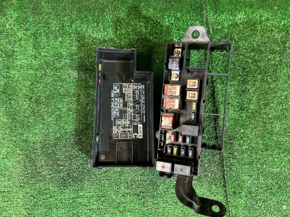 保险丝盒 SUBARU LEGACY OEM 82231AE000 BE5 2000 EJ206 AT
