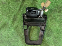 แผงตกแต่งรอบคันเกียร์ Акпп + AUX SUBARU FORESTER OEM 92121SA261 86257SA000 SG5 2007