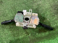 สวิตช์ก้านคอพวงมาลัย SUBARU LANCASTER OEM 83111AE020 BHE BH9 1998 EJ254 AT