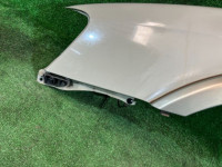 บังโคลนหน้าซ้าย цвет 8L5 SUBARU LANCASTER OEM 57120AE030 BH9 1998 BEIGE 8L5