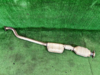 ท่อไอเสียท่อนกลาง SUBARU LANCASTER OEM 44200AE050 BH9 1998 EJ254 AT