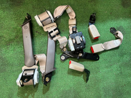 Rear seat belts SUBARU LANCASTER OEM 64660AE000GE 64660AE010GE BH9 1998 BEIGE 8L5
