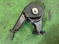 Подушка двс Задняя TOYOTA PRIUS OEM 1237137090 ZVW30 2013 2ZRFXE
