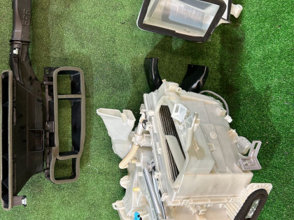 Радиатор кондиционера салона TOYOTA PRIUS OEM 87050-47120 ZVW30 2013 2ZRFXE
