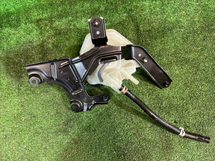 Бачок для тормозной жидкости TOYOTA PRIUS OEM 4722047050 ZVW30 2013 2ZRFXE