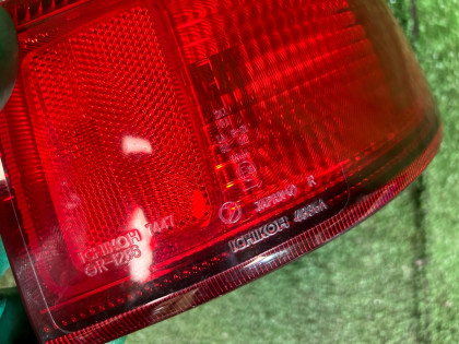 右テールランプ SUBARU LEGACY OEM 84201AE001 BH5 2002