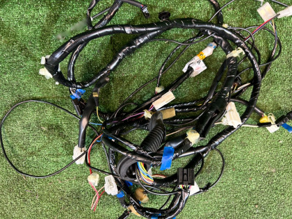 Mazo de cables del portón SUBARU LANCASTER OEM 81812AE210 BH9 2003 EJ254 AT