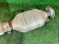Средняя часть глушителя SUBARU LANCASTER OEM 44200AE050 BH9 2003 EJ254 AT