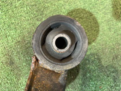 Подушка редуктора SUBARU LANCASTER OEM 41310AE020 BHE BH9 BH5 BE5 BE9 BEE 2001 EZ30 AT