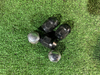น็อตล้อ SUBARU LANCASTER OEM 623006021 BHE 2001