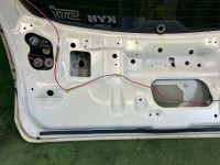 Porta da bagageira цвет 07C SUBARU LANCASTER OEM 60800AE040, 63011AE010, 84251AE060 BHE BH9 BH5 2001 WHITE PEARL 07C / 081