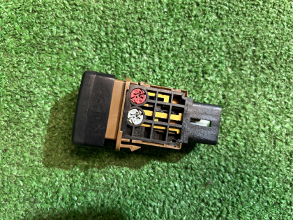 VDC 开关 SUBARU LANCASTER OEM 83001AE100 BHE BH9 BH5 2001 EZ30 AT