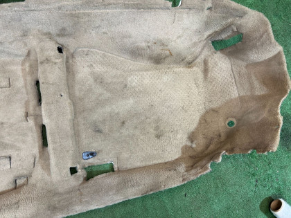 พรมปูพื้นห้องโดยสาร SUBARU LANCASTER OEM 95011AE131GG BHE BH9 BH5 2001 WHITE PEARL 07C / 081
