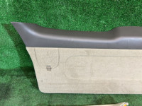 尾门饰板 SUBARU LANCASTER OEM 94320AE011AD BHE BH9 BH5 2001 WHITE PEARL 07C / 081
