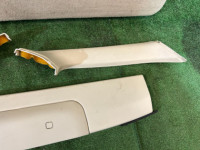 尾门饰板 SUBARU LANCASTER OEM 94320AE011AD BHE BH9 BH5 2001 WHITE PEARL 07C / 081