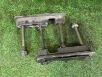 สเปเซอร์หน้า 20511AE000, 20510AE030 SUBARU LANCASTER