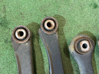 Brazos de suspensión traseros SUBARU LANCASTER OEM 20250AE030, 20250AE050, 20250AE010, 20250AE000 BHE BH9 2001 EZ30 AT