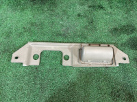 Manilla del portón SUBARU LANCASTER OEM 94331AE000GG BHE 2001 WHITE PEARL 07C / 081