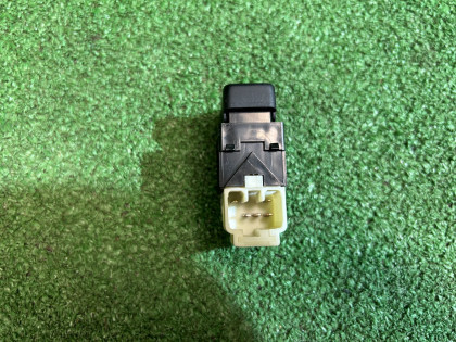 Power/Hold switch SUBARU LANCASTER OEM 83245AE000 BHE 2001 EZ30 AT