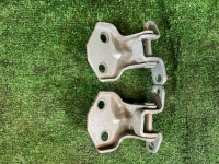 右フロントドアヒンジ Левые SUBARU LEGACY OEM 61220AC000 61220AC010 BH5 2002 SILVER 01G