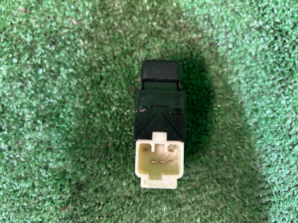 สวิตช์ Power/Hold SUBARU LANCASTER OEM 83245AE000 BHE 2001 EZ30 AT