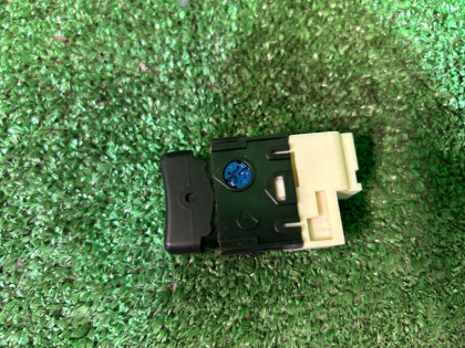สวิตช์ Power/Hold SUBARU LANCASTER OEM 83245AE000 BHE 2001 EZ30 AT