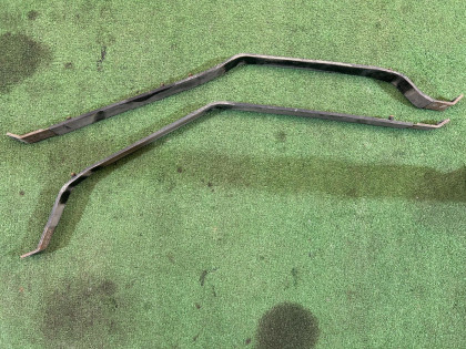 สายรัดถังน้ำมัน SUBARU LANCASTER OEM 42017AE010 42017AE000 BH9 BHE BH6 2001 EZ30 AT