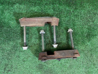 สเปเซอร์หน้า 20511AE000, 20510AE030 SUBARU LANCASTER