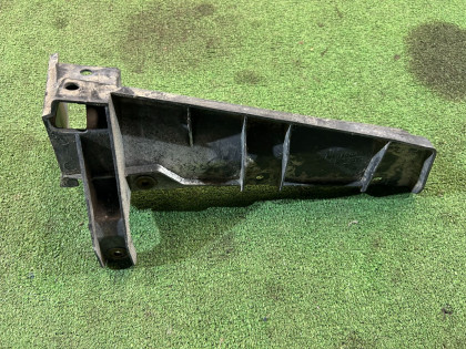 Крепление заднего бампера  левое SUBARU LANCASTER OEM 57731AE010 BHE 2001